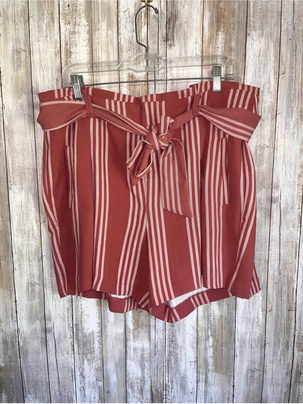 NWT Torrid Rose Stripe Tie Front High Rise Shorts Size 12 - Picture 2 of 7